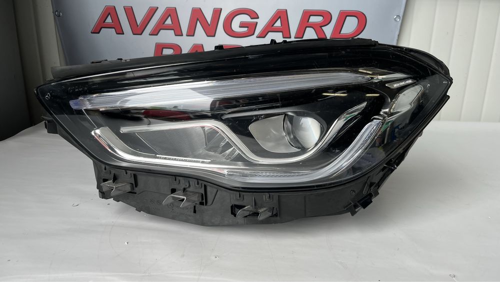 Ляв и десен фар Mercedes GLA w247 2019-