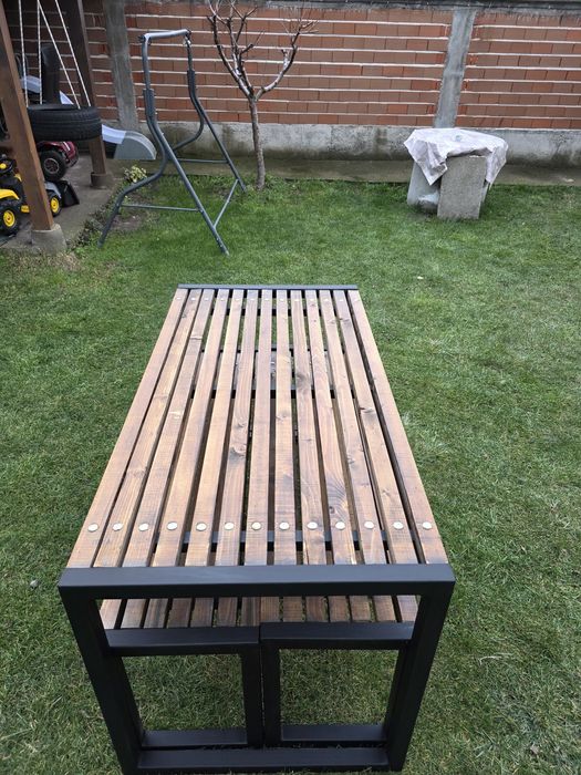 Комплект за градина от метал и дърво - маса с две пейки