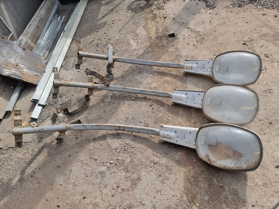 Уличные фонари 3 штуки