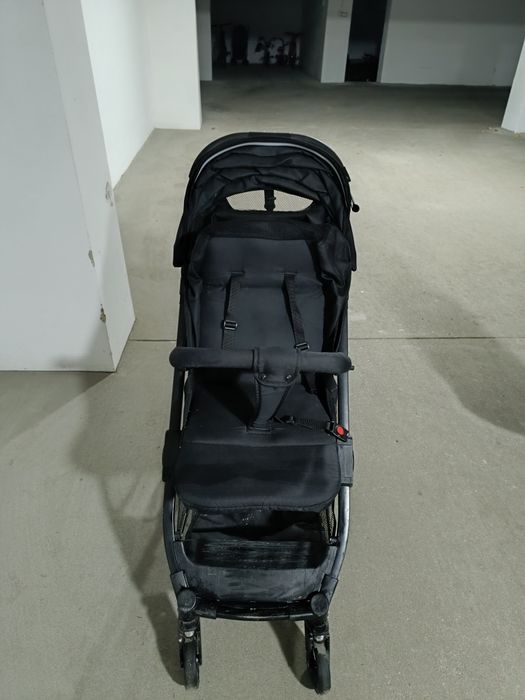 Vând cărucior pretabil și pt deplasările cu avionul