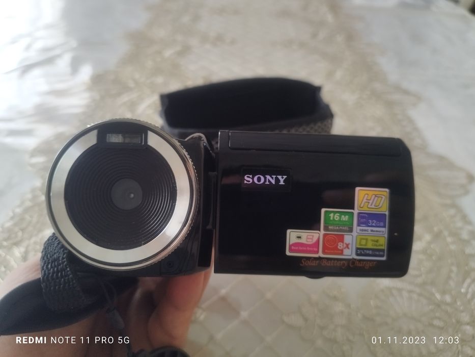 Видеокамера и фотоаппарат SONY