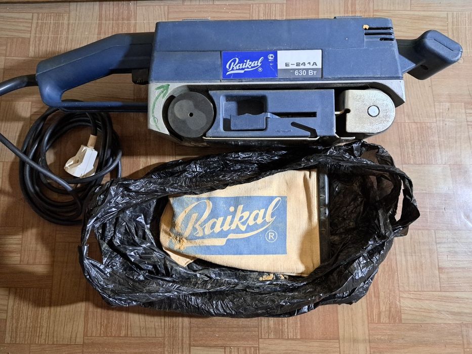 Электрошлифмашина ленточная