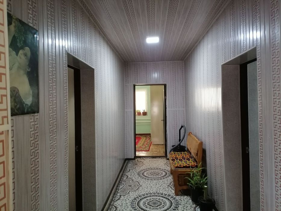 Chirchiq Azotchikda 12 xonali hovli sotiladi