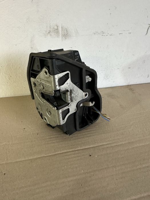 Incuietoare usa broasca usa stanga fata BMW Seria 1 E81 E87 | 7167073