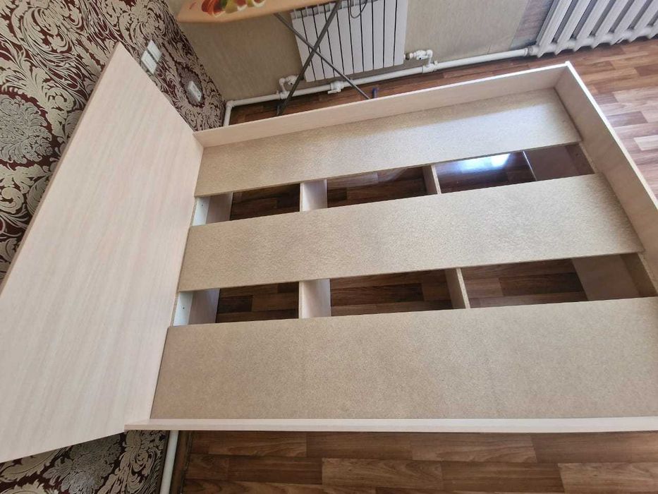 Кровать 1,5*2,2 в спальню