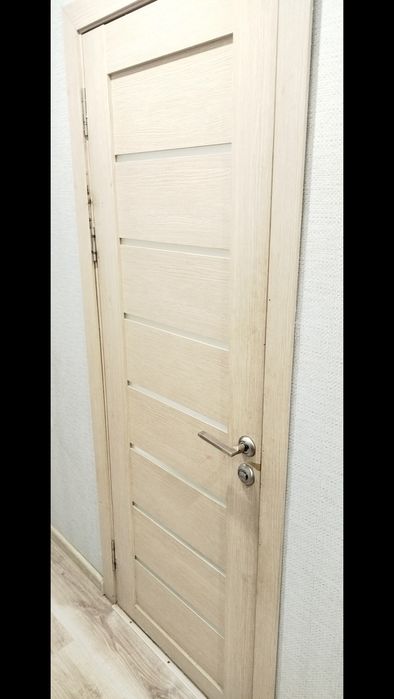 Продам межкомнатную дверь