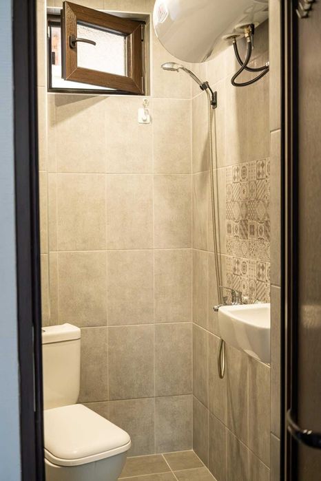 Самостоятелен етаж от къща за лятото