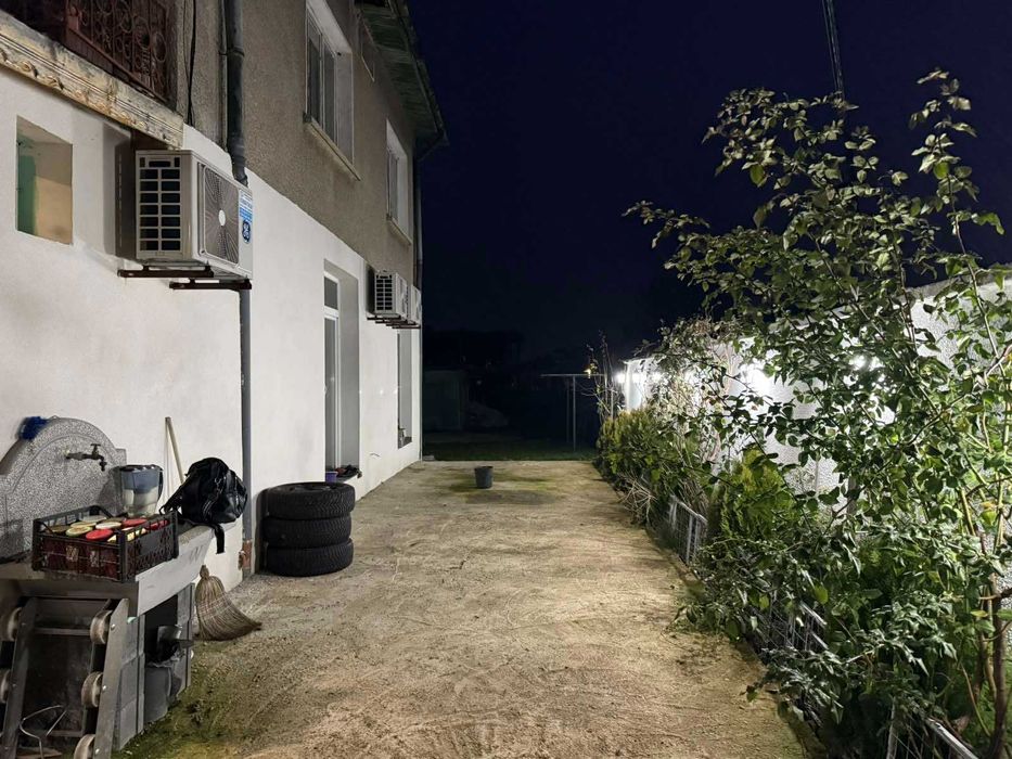 ТОП оферта! Етаж от къща с голям двор в гр. Божурище