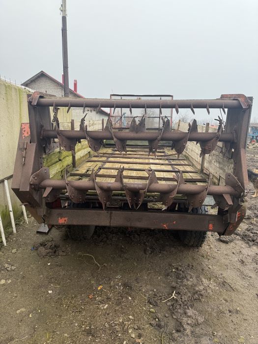 Se vinde remorca pentru împrastiat gunoi!