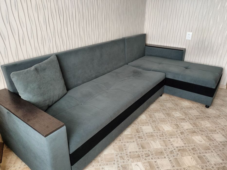 Угловой диван продам!