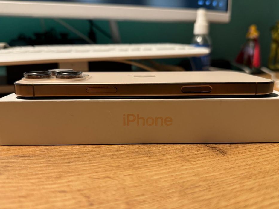 Vând iPhone 16 Pro Max-Capacitate 92%