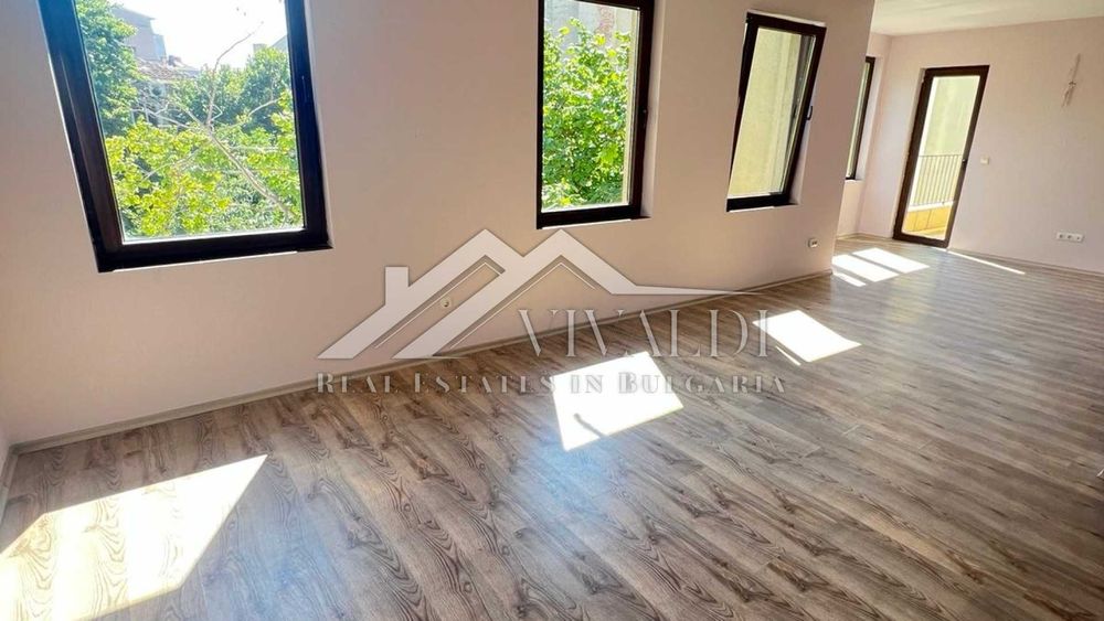 Продава се Четиристаен апартамент в Варна, Център - 180 кв.м за 1970 €/кв.м - Снимка #4