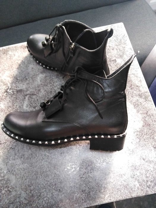 Кожени елегантни боти.