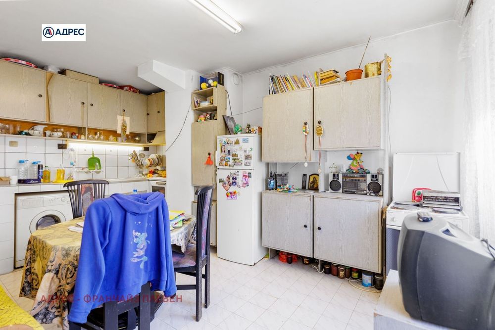 Продава се Тристаен апартамент в Плевен, Идеален център - 85 кв.м за 1471 €/кв.м - Снимка #3