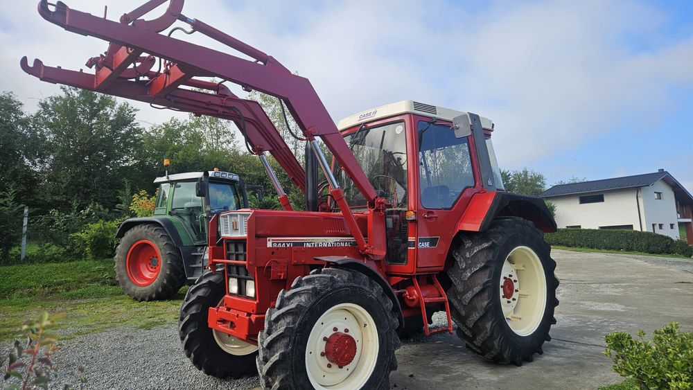Tractor CASE International IHC 844 845 XL cu incarcator frontal
