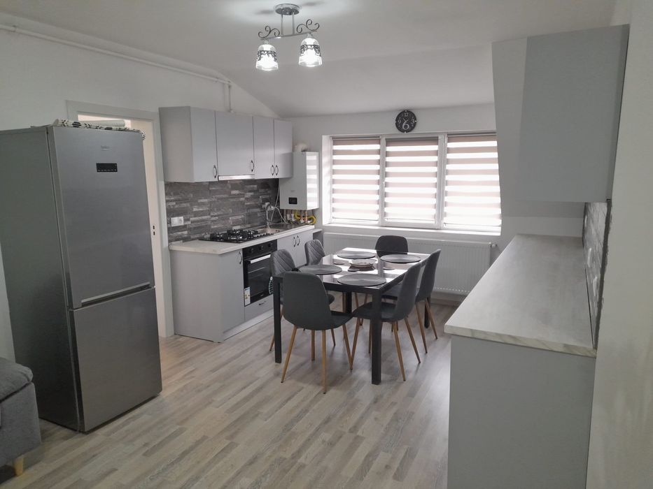 Inchiriez apartament 3 camere 300 euro