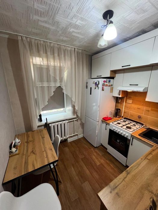 Продам 1ую новой пл.Центр