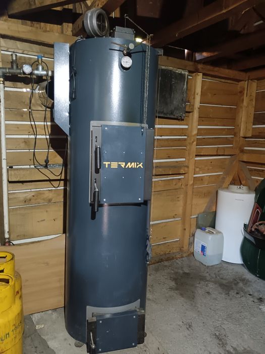 Centrala pe lemne cărbuni și peleti