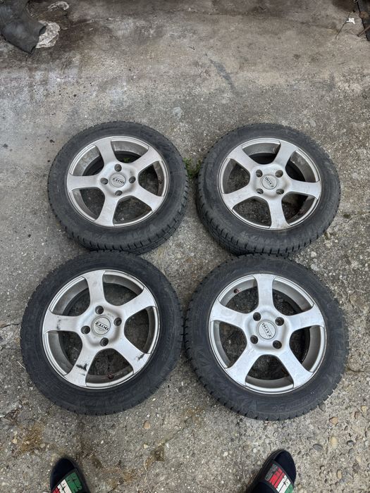 Джанти 15 4х114,3 с много хубави зимни гуми