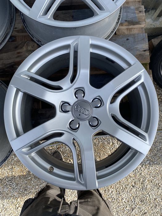 18 цола 5 х 112 мм Ауди , Audi Q 5 , Q 3 , A 6 , A 4 , A 3