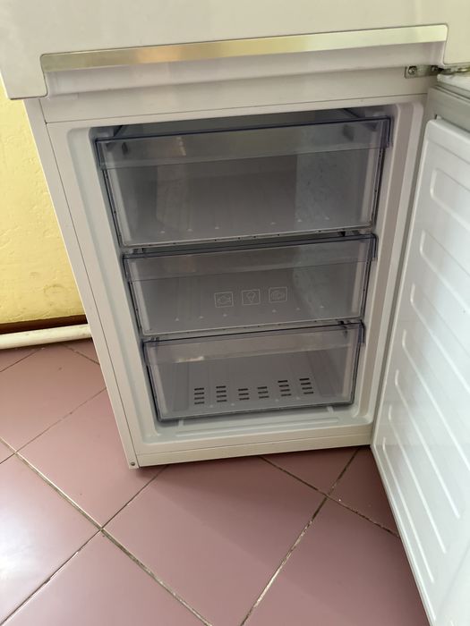 Холодильник beko