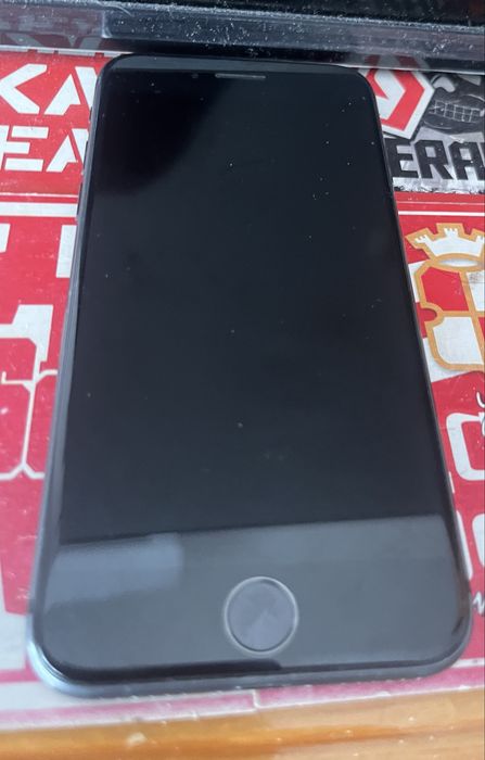 Iphone 8   64GB