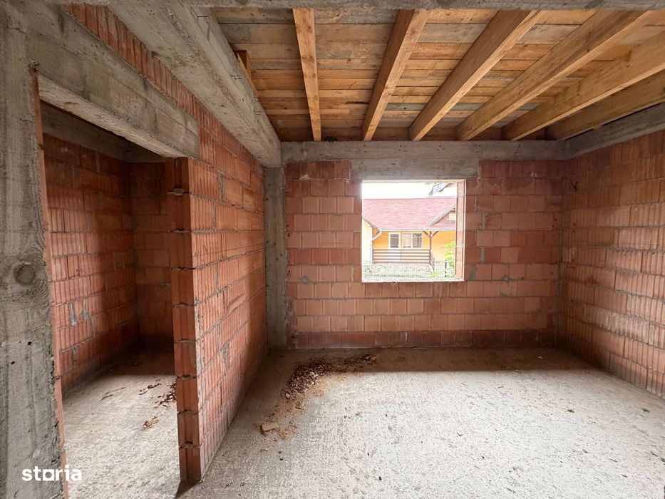 Casă de vânzare 260 mp utili + 1052 mp teren in centrul orasului Covas