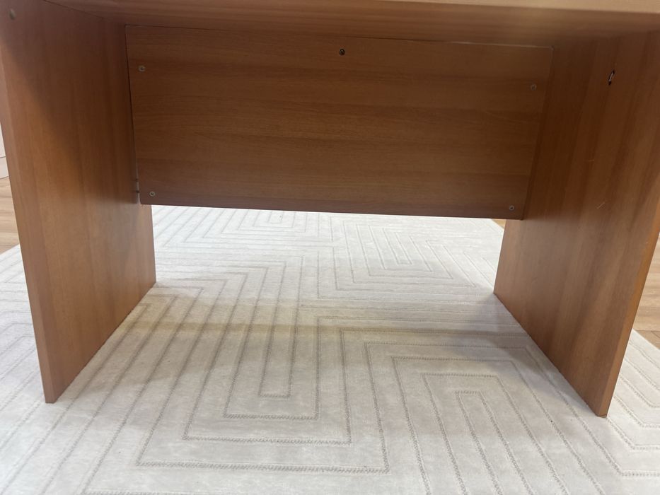 Стол деревянный