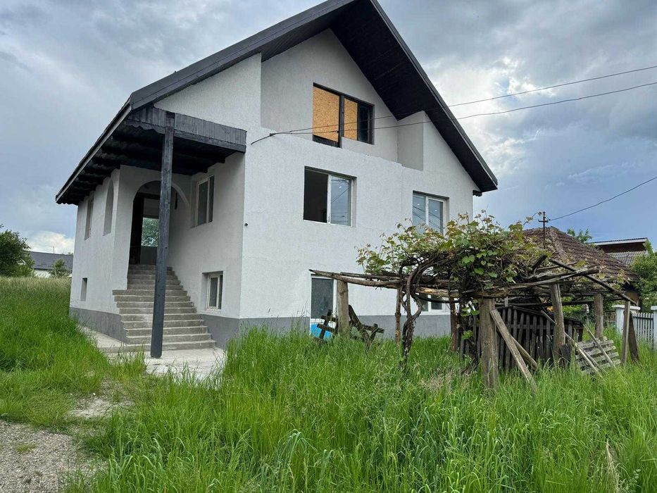 Casă D+P+M de vânzare în Vadu Izei, Maramureș – 264 mp construiți, 98.000 € negociabil