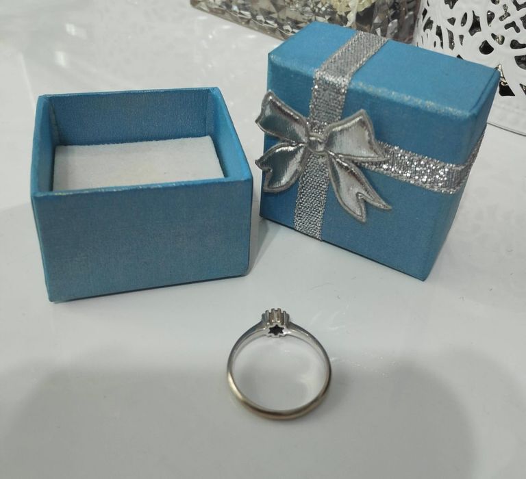 Inel aur alb 14k cu 7 diamante, măsura7(15mm)