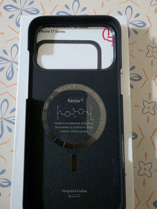 iPhone 17 pro max чехол