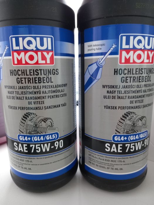 Vând doi litri ulei cutie