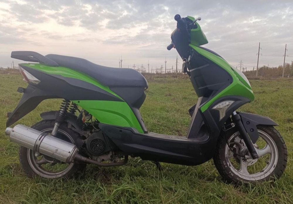 Продам скутер Racer Flame