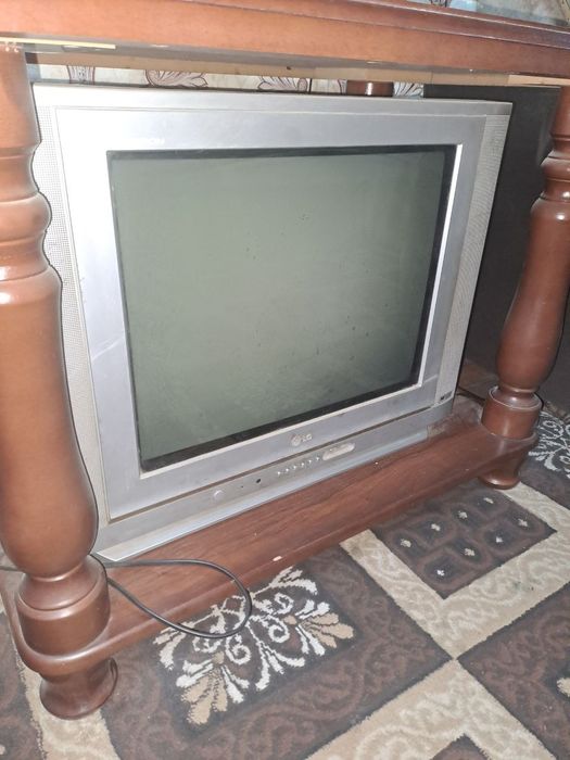 Продаю телевизор