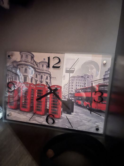 Продам часы настенные!