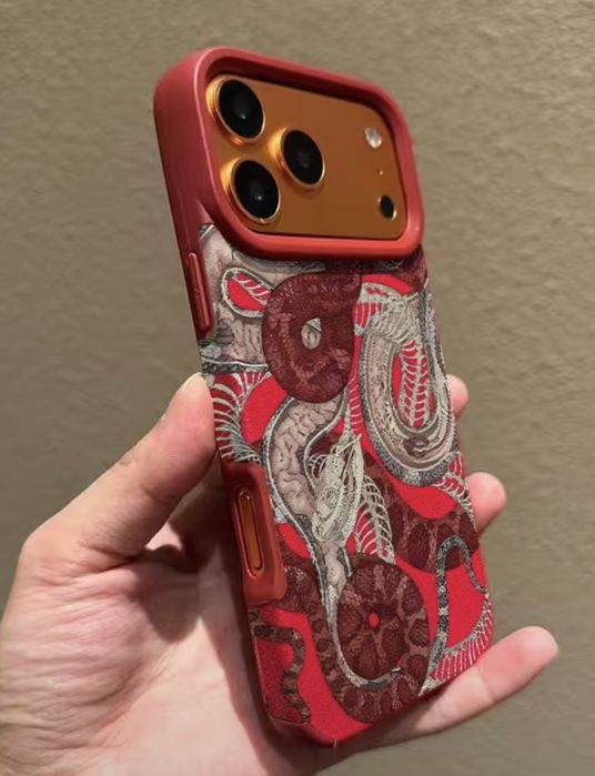 Чехлы для IPhone 17 pro max.