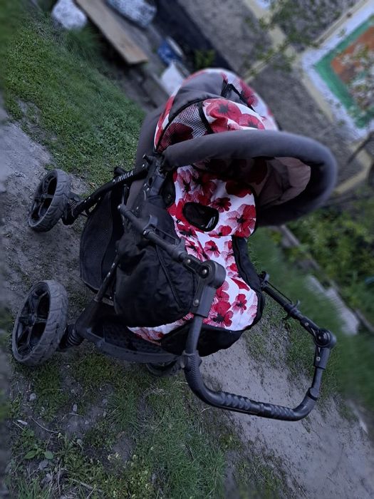 Коляска универсальная для ребенка с 0 до 3 лет