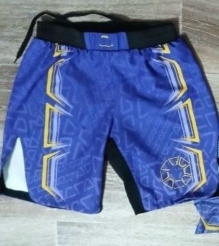 Продается вещи для спорта мма