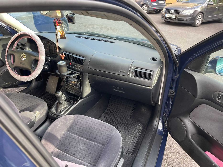 Volkswagen Golf 2001 benzină, 905 € — imagine 2