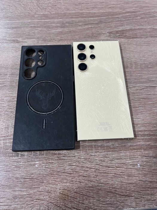 Samsung S24 Ultra 256GB Пукнат гръб