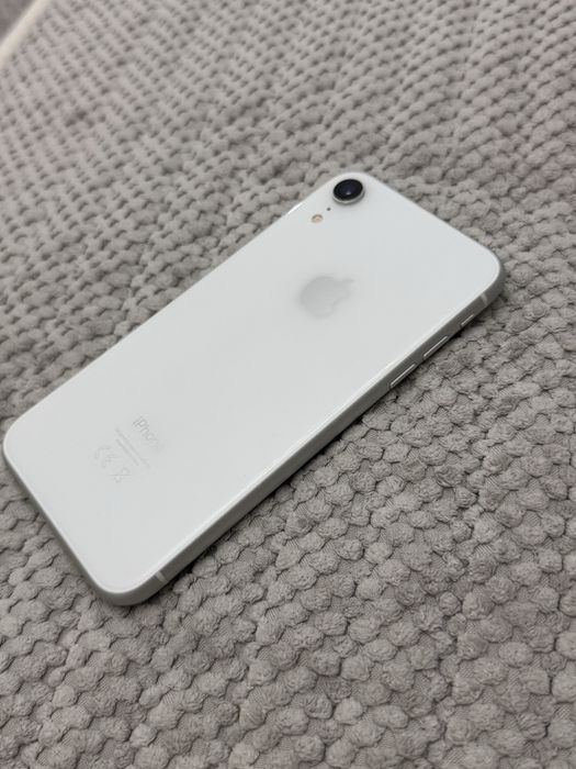 Продам iPhone Xr 64 гб в отличном состоянии