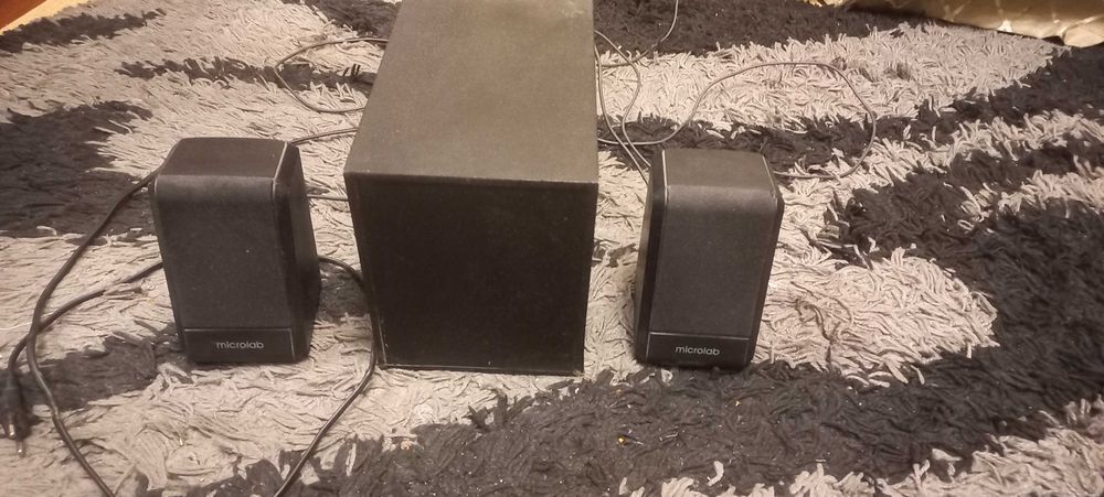 Продам компьютерные колонки Microlab