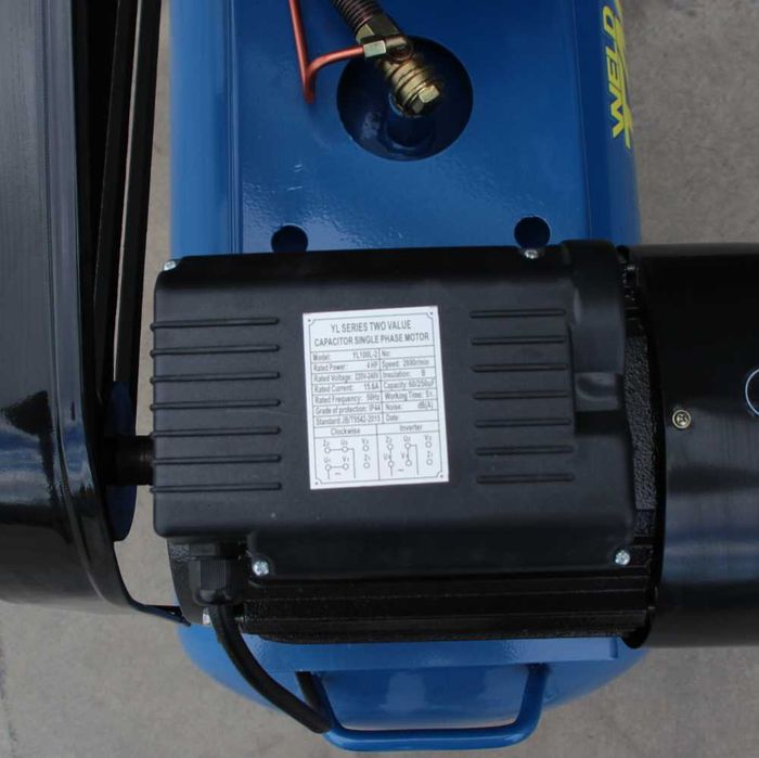 Компресор за въздух Air TACH с обем на съда 100 литра, 12.5 бара