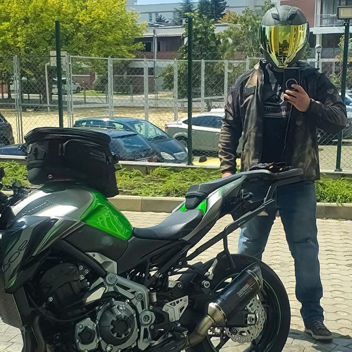 Vând echipament moto Icon | Cască, două geci, pantaloni, ghete, mănuși