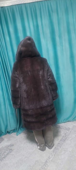 Продам норковую шубу.