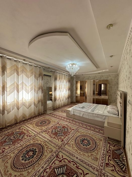 Два дома на участке в микрорайоне "САМАЛ-2".