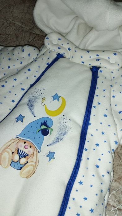 Продам детский комбинезон весна-осень