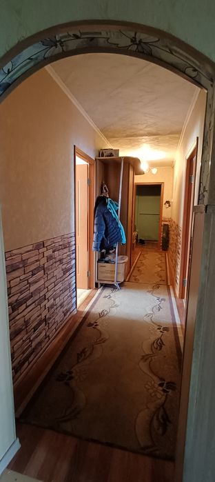 Продам квартиру  3 комнатную