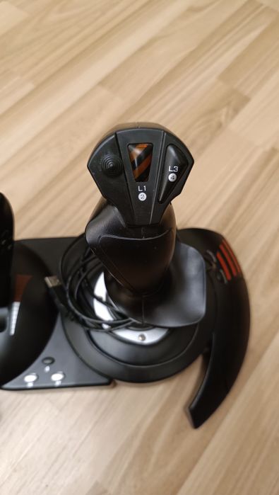 thrustmaster t flight hotas, simulator avion, joystick