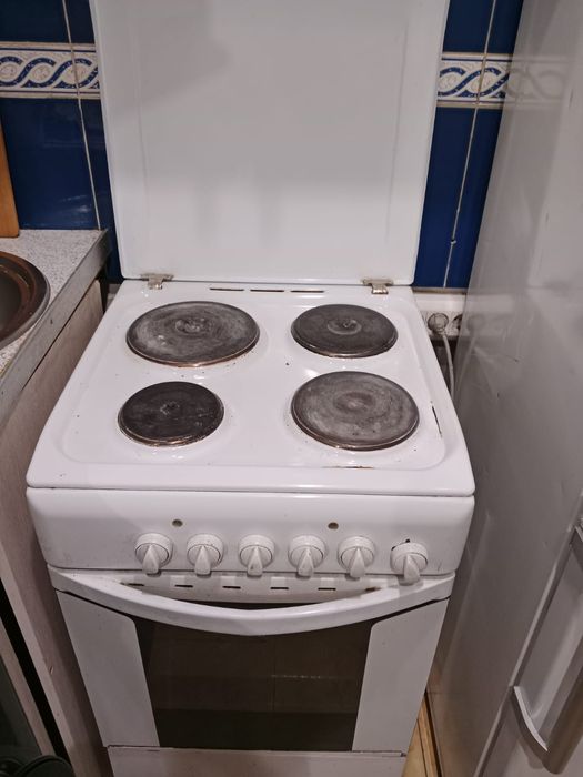 Продам плитка и духовку